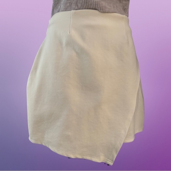 Tobi White Asymmetrical Pleated Mini Pencil Stretchy Skirt Medium Wrap Lined - Picture 3 of 3